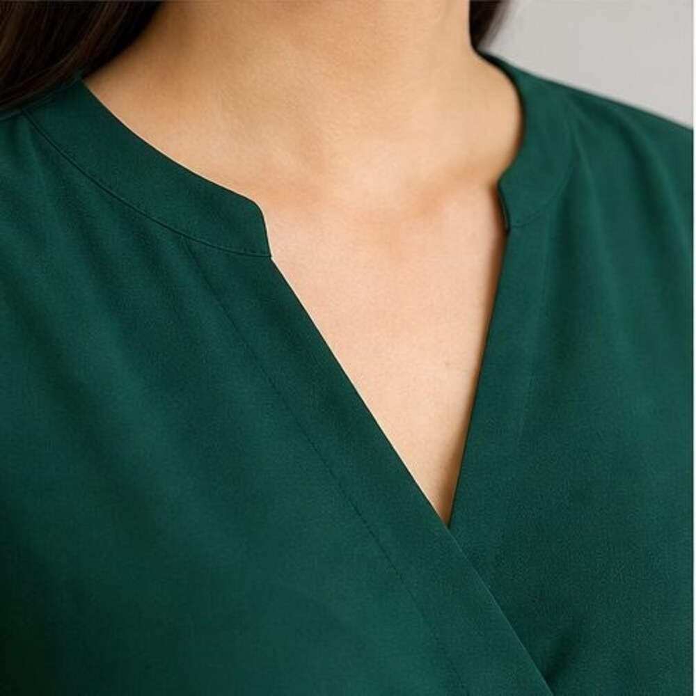 Emerald Ruffle Blouse - Picture 4 of 6